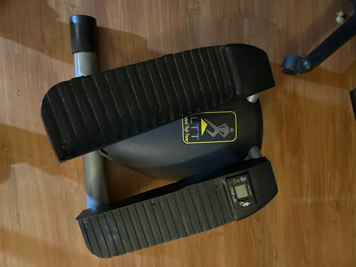 Lateral Thigh Trainer image indicator(2)