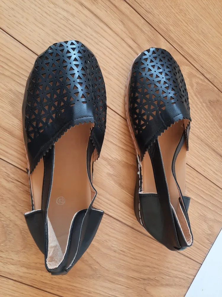 Black Cut-Out Sandals image indicator(2)