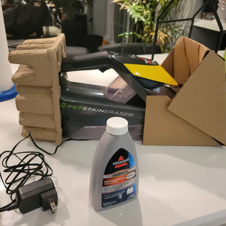 Bissell Pet Stain Eraser Cordless Portable Carpet Cleaner image indicator(3)