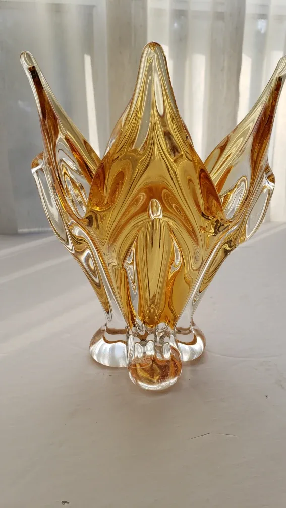 Vintage chalet vase image indicator(2)