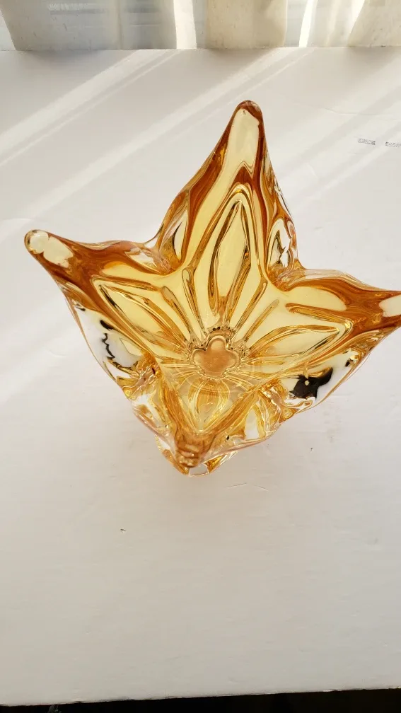 Vintage chalet vase image indicator(3)