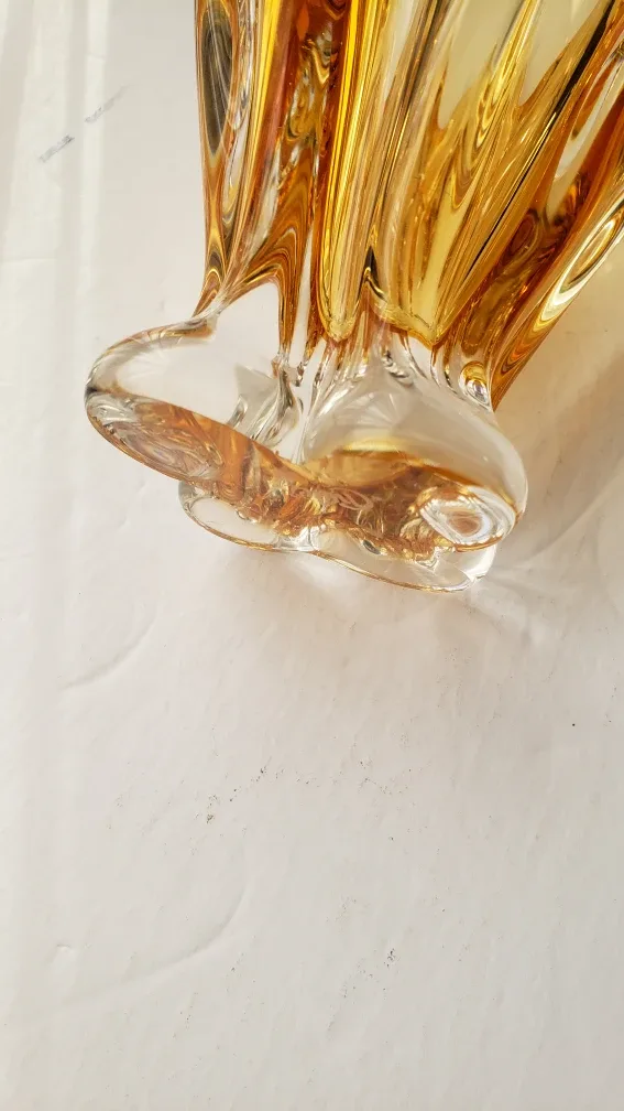 Vintage chalet vase image indicator(4)