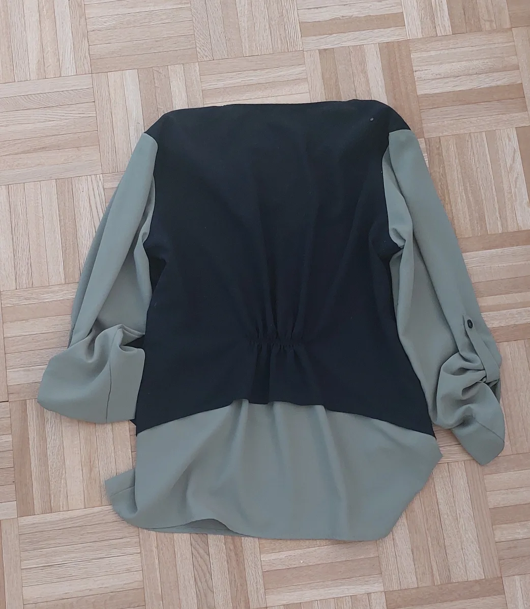 Kanz Women's Green and Black Blouse image indicator(2)