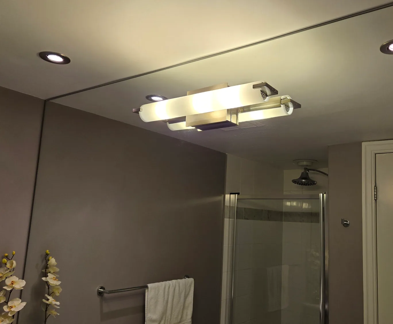 Set of 2 Bathroom Vanity Light Fixtures image indicator(2)