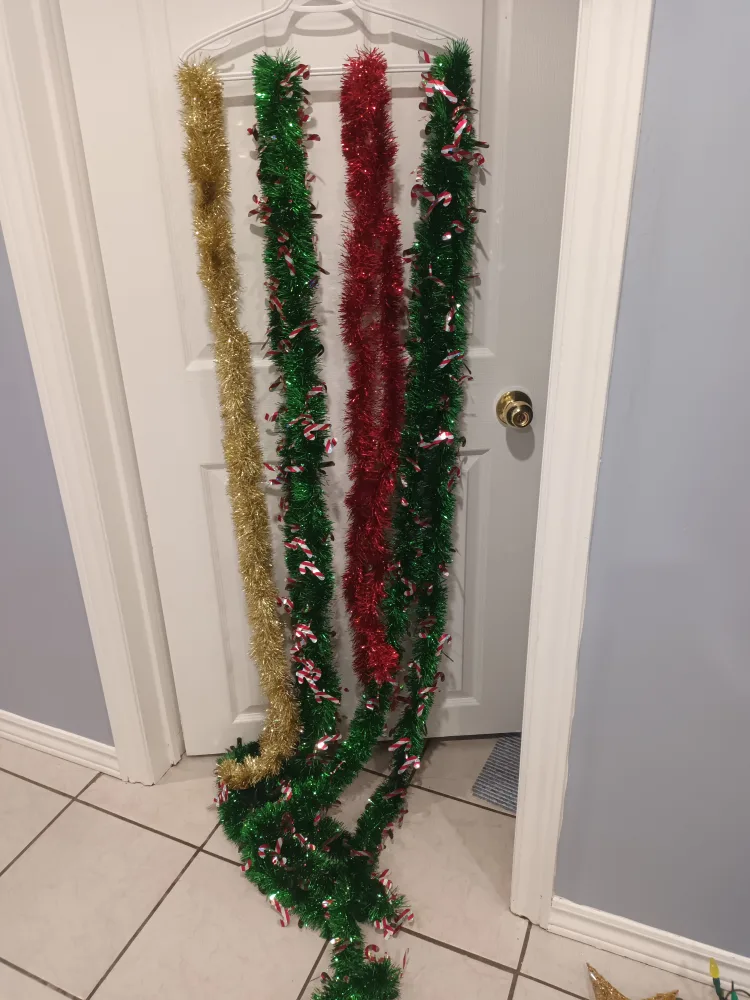 Christmas Tinsel Garland Set image indicator(2)