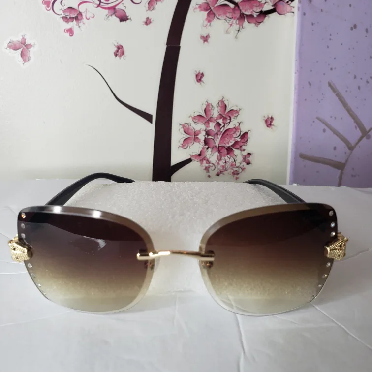 Brand new Sunglasses image indicator(2)