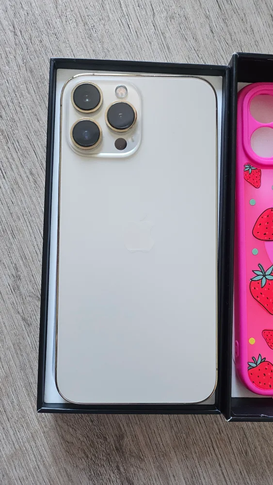 iPhone 13 Pro Max - 128GB - Gold image indicator(3)