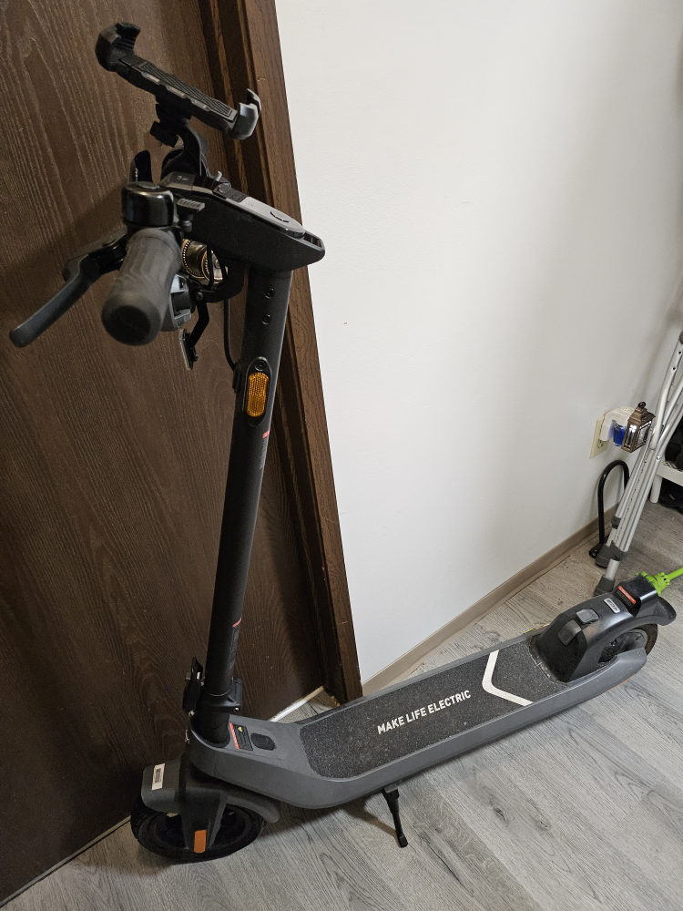 KQi2 Electric Scooter 90%new