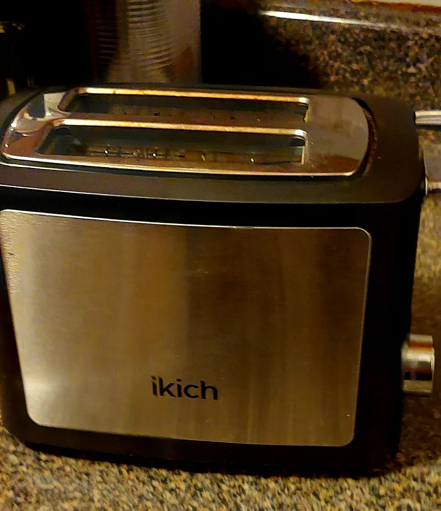 Ikich 2-Slice Toaster #freecycle thumbnail