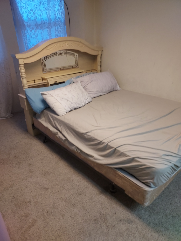 Queen Size Headboard with Storage - photo 2
