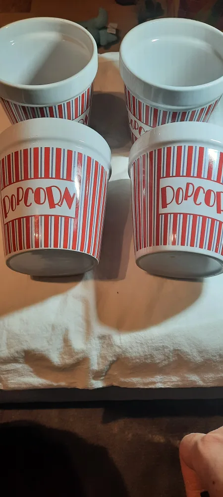 Gently used Cuisinart EasyPop Popcorn Maker image indicator(5)