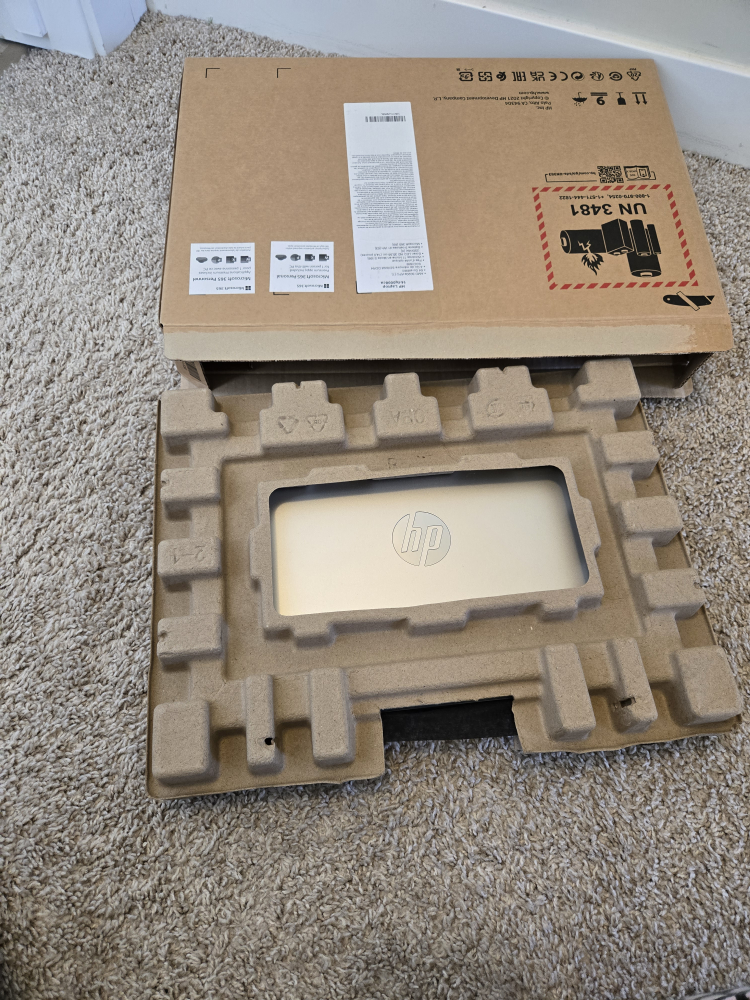 HP Laptop - photo 2