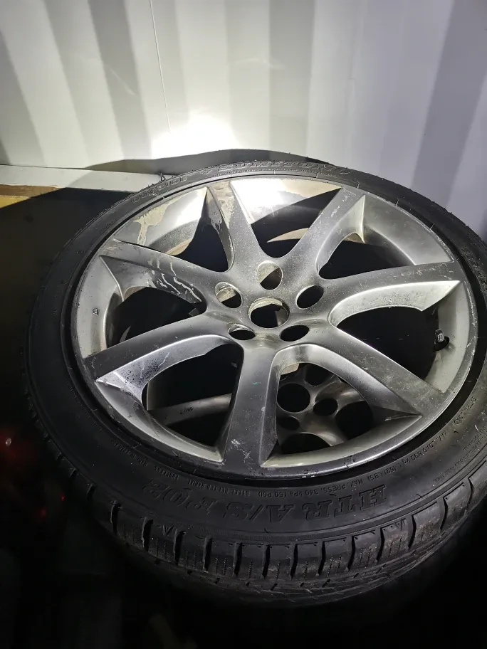 Infinity OEM 18" Alloy Wheel image indicator(9)