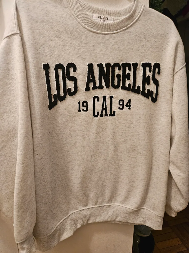 BN)Refuge Athletics Size M/M Los Angeles 19 Cal 94 Sweatshirt thumbnail