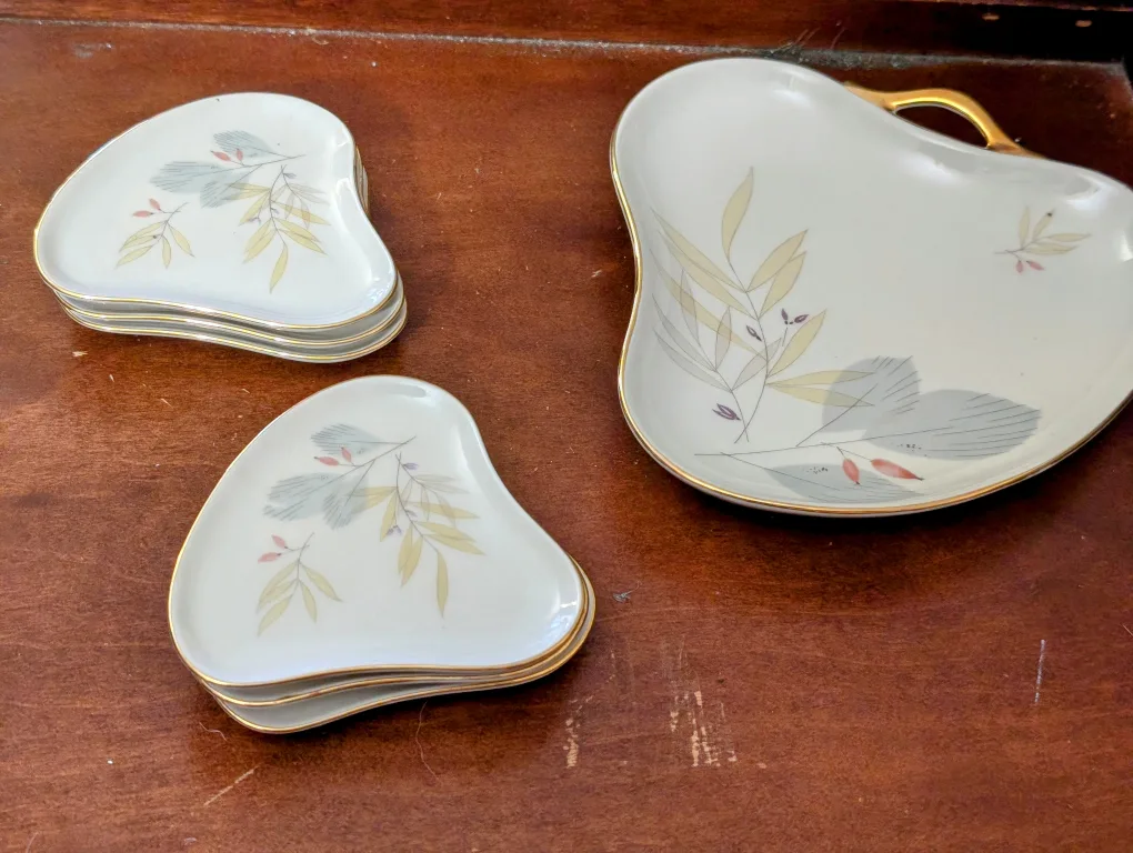 Vintage Bavaria Porcelain Serving Set image indicator(6)