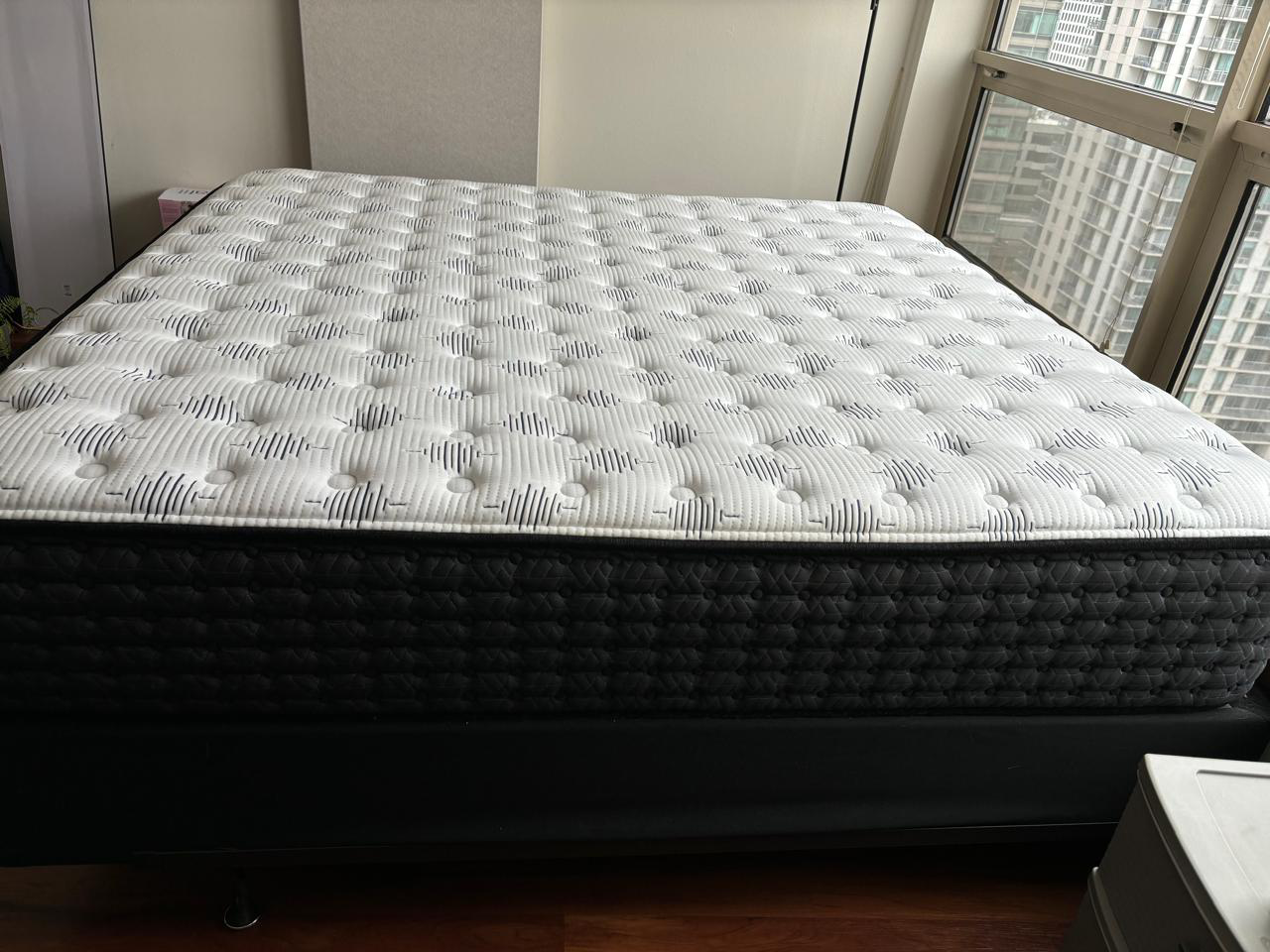 Ashley Summit King mattress - photo 2