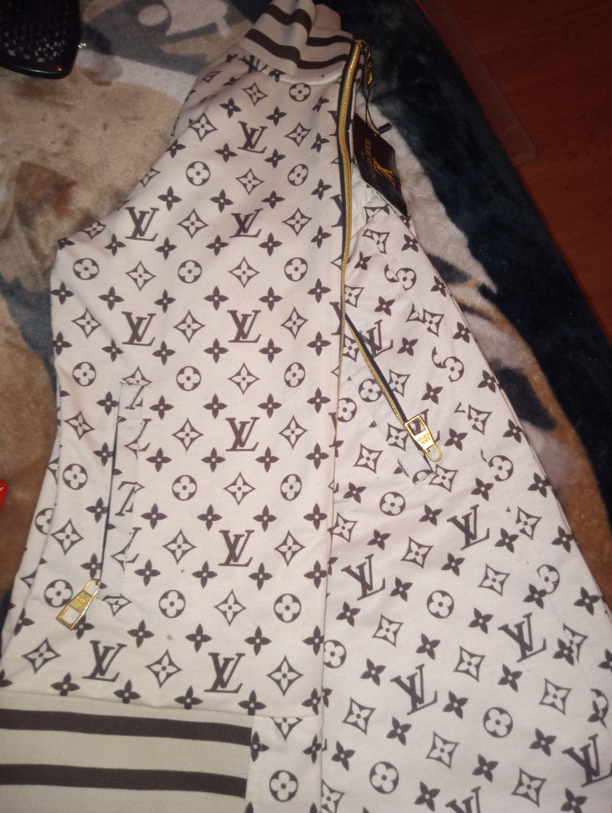 Last min Christmas presant size small ladies tracksuit