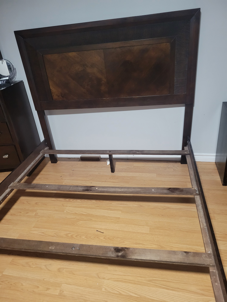 Queen Size Bed Frame - photo 3