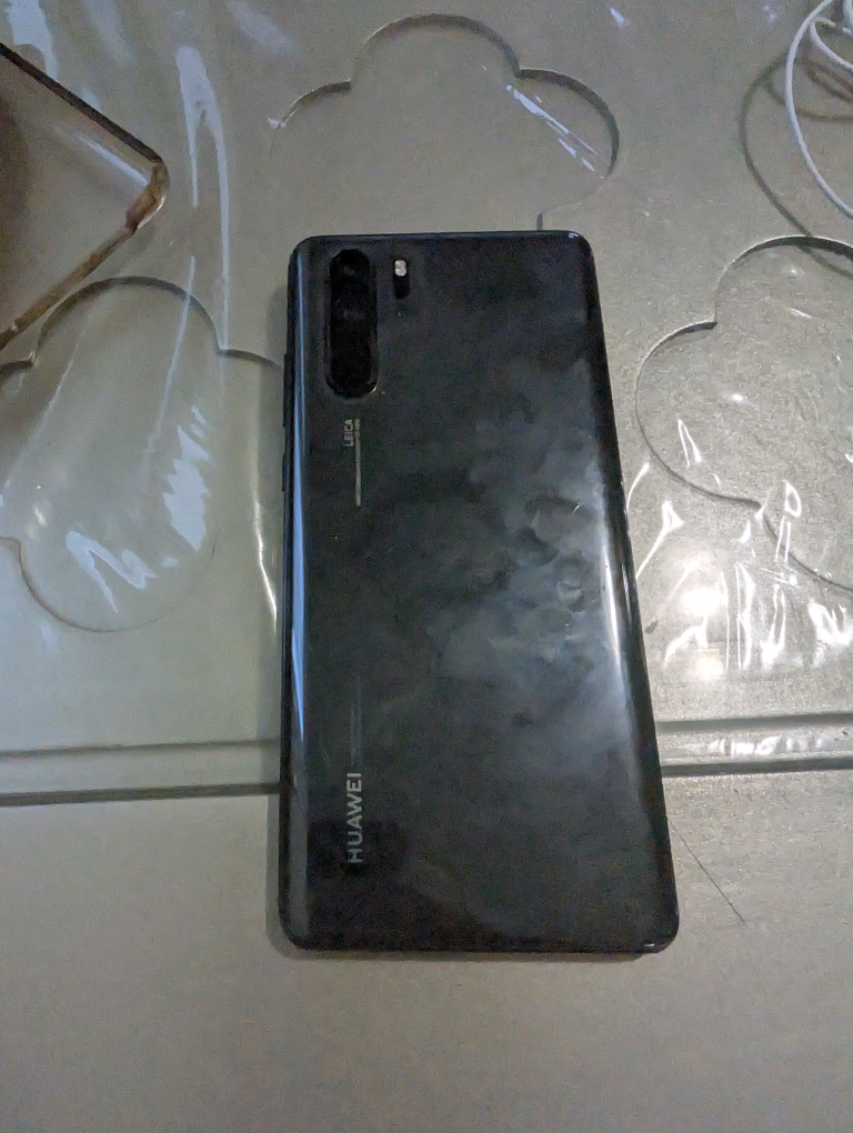 Huawei P30 Pro - Cracked Screen - photo 2