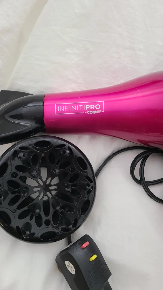 Conair blow dryer with diffuser image indicator(2)