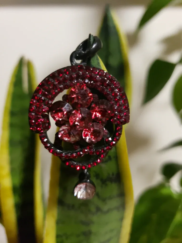 beautiful Red Crystal Pendant image indicator(2)