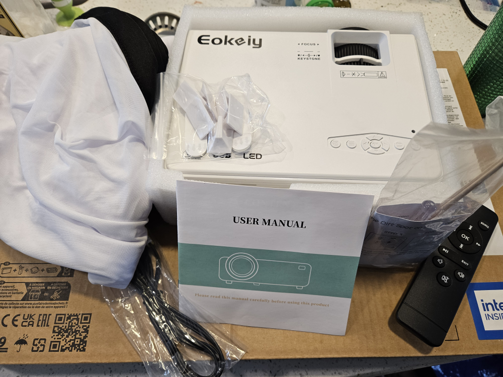 Eokeiy HI-04 Mini Projector Bluetooth 1080P - photo 2