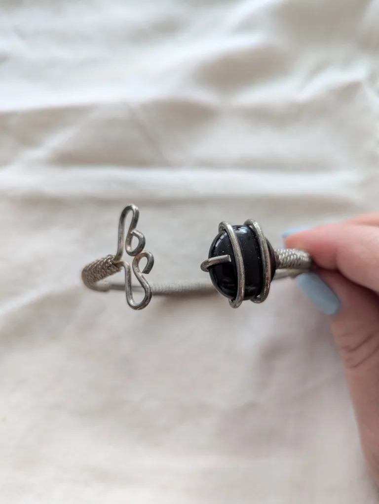 Silver tone bangle with black stone #freecycle image indicator(2)