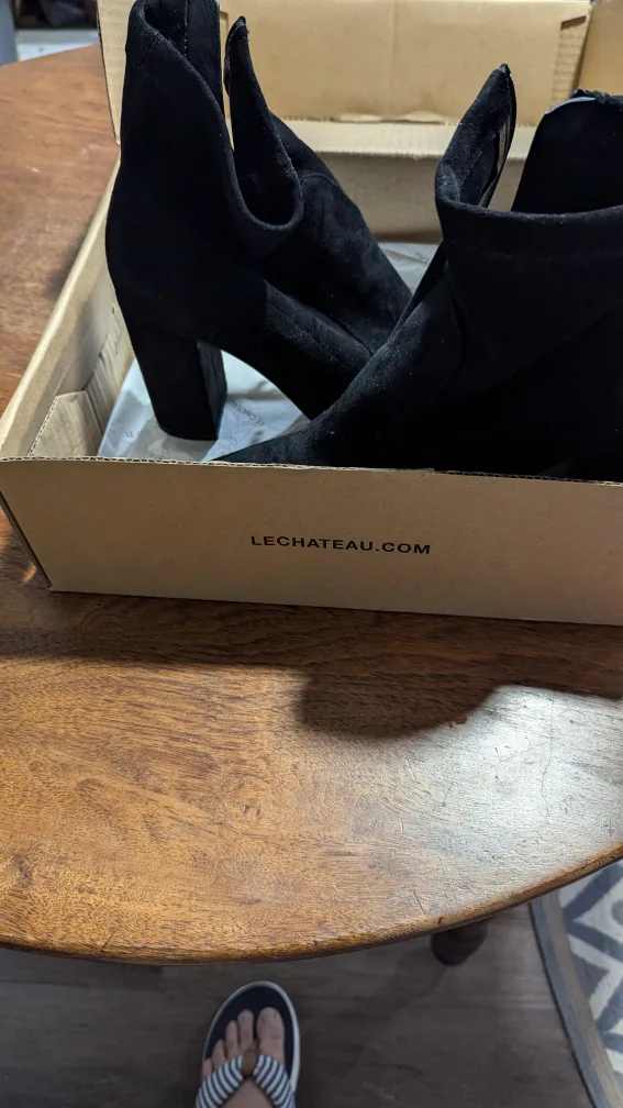 Le Chateau Women's Black Suede Winter Booties image indicator(3)