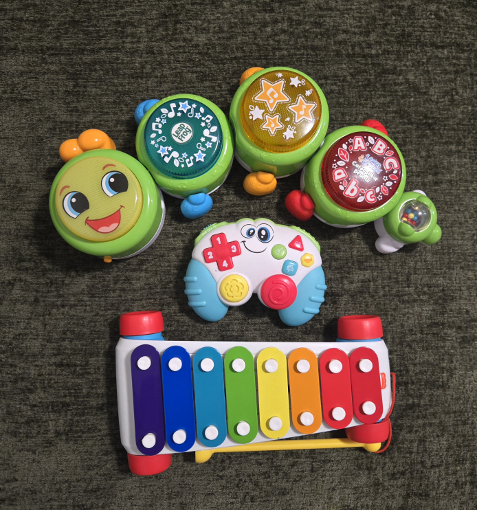 LeapFrog Toys Musical Instruments Set and game controller