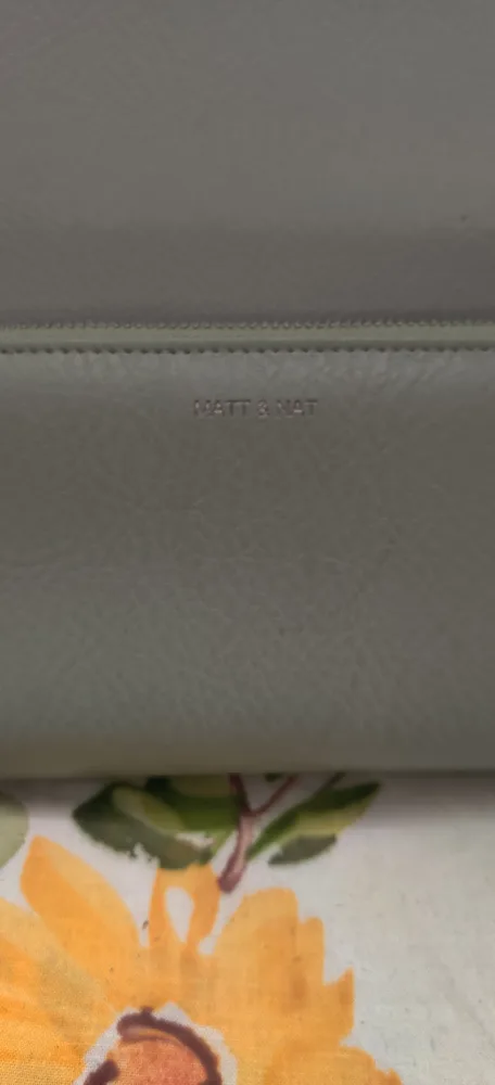 Matt & Nat Wallet image indicator(2)