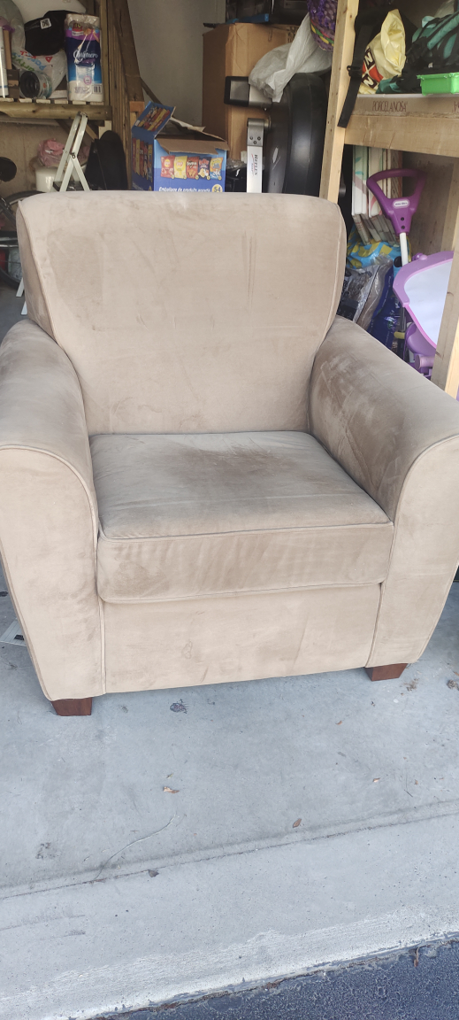 Tan Armchair - photo 4