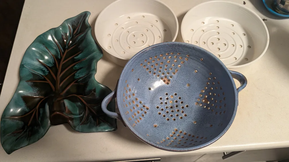 Vintage Leaf Serving Tray and Colander Set#freecycle image indicator(3)