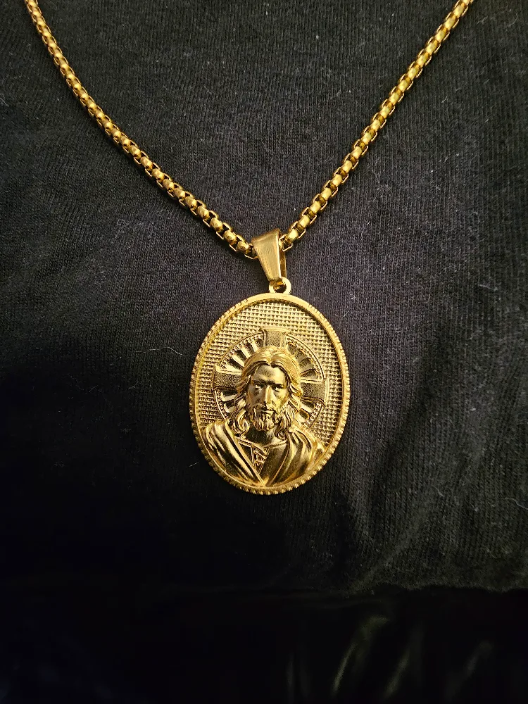 Gold Jesus Pendant Necklace image indicator(2)