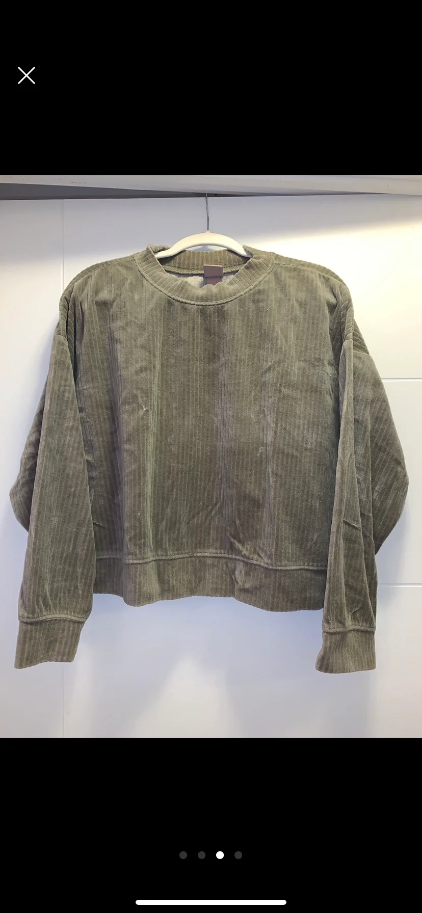 Crushed velvet lounge set image indicator(3)