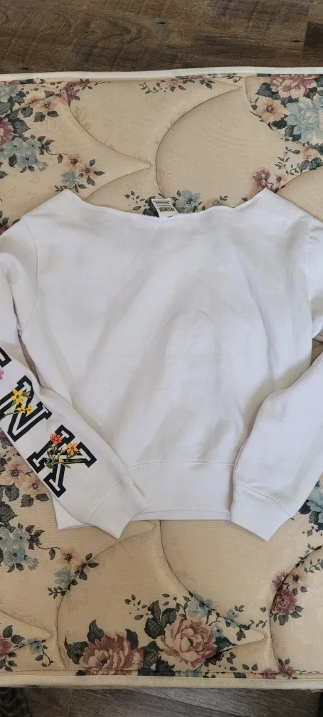 Pink Victoria's Secret Floral Cropped Sweater image indicator(3)