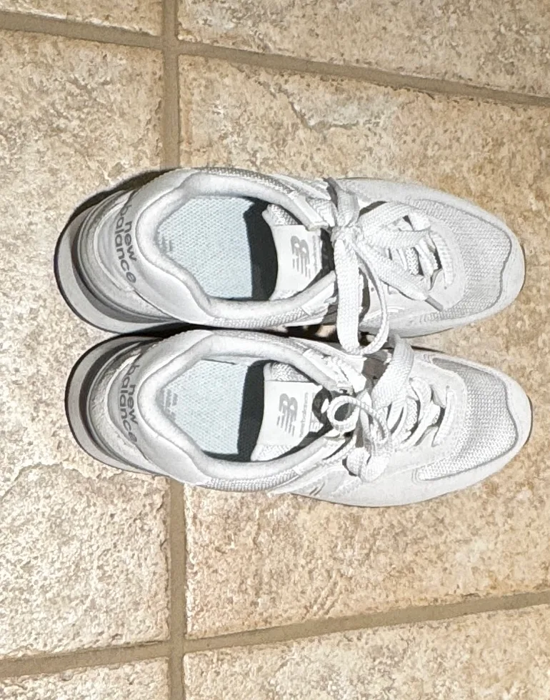 Women’s New Balance 574+ (size 7) White image indicator(3)