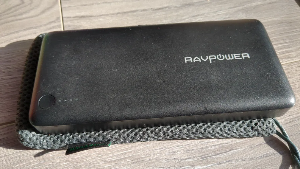 RAVPower 26800mAh Portable Charger (power bank) image indicator(2)