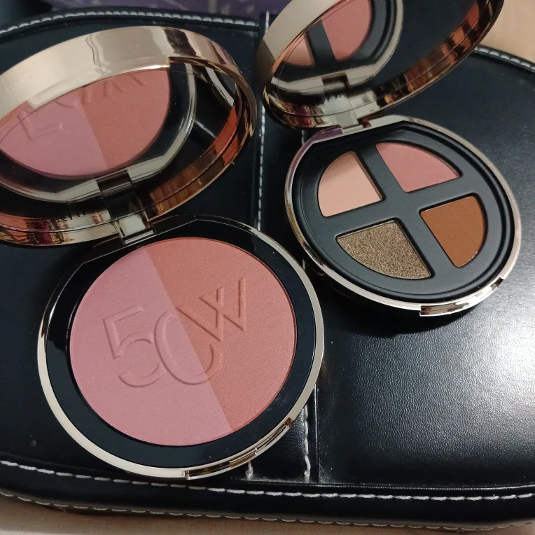Lise Watier 50th Anniversary Blush & Eyeshadow Palettes image indicator(5)