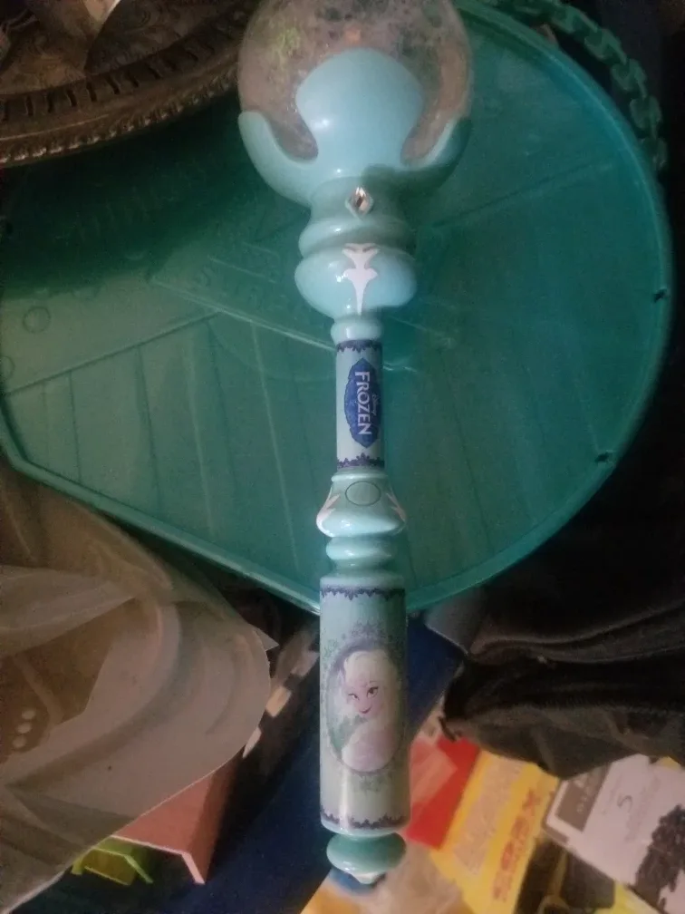 #freecycle  Frozen Light Up Wand image indicator(3)