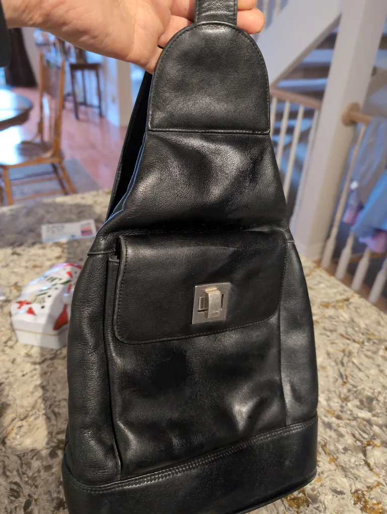 Black Leather Backpack image indicator(2)