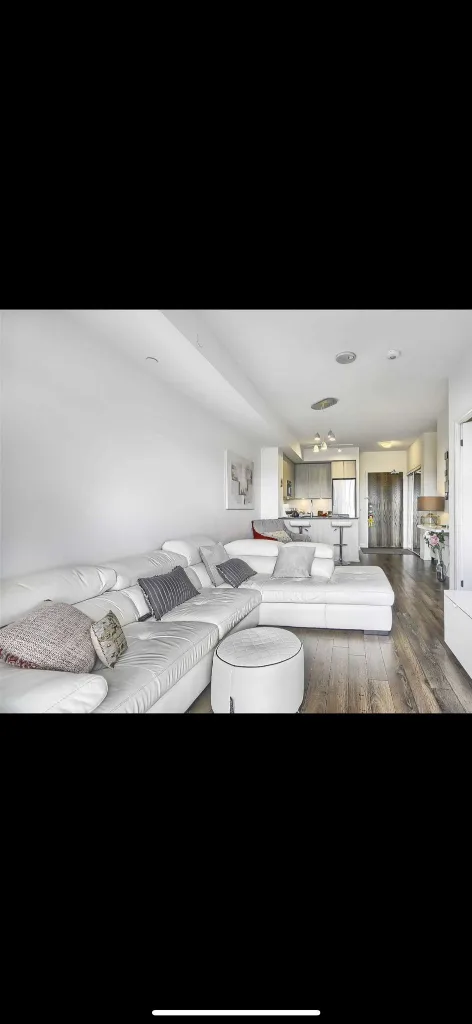 💥STUNNING!!! MUST SEE!💥White Sectional 100% Leather Sofa thumbnail