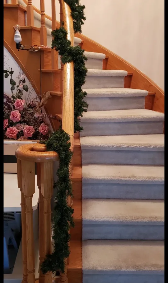 Artificial Christmas Garland image indicator(2)