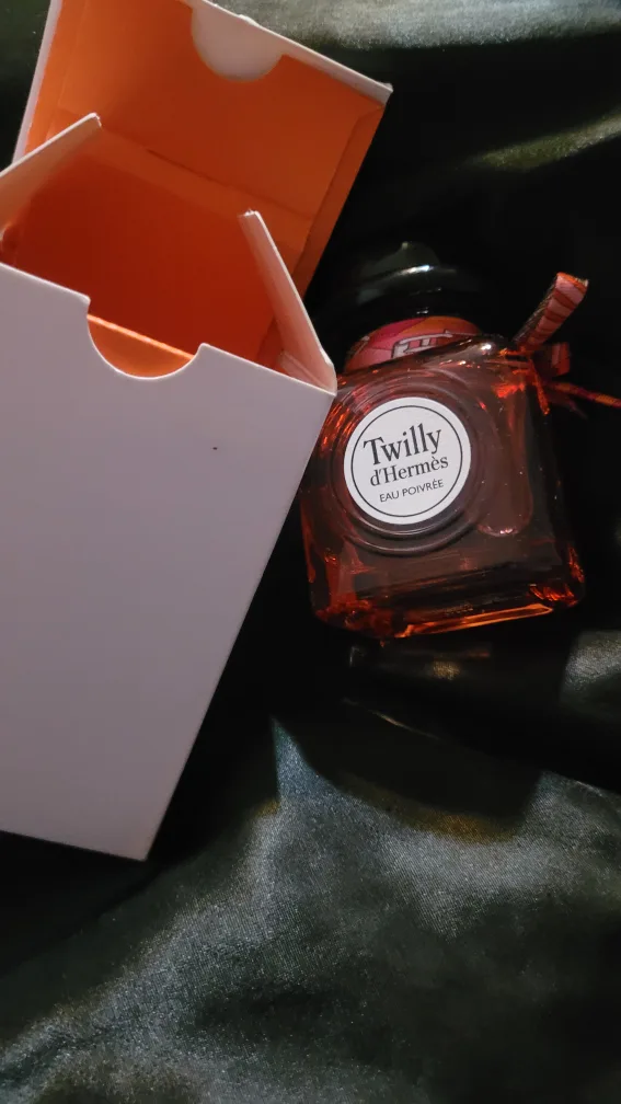 Large Twilly d'Hermes Eau Poivree Perfume image indicator(2)