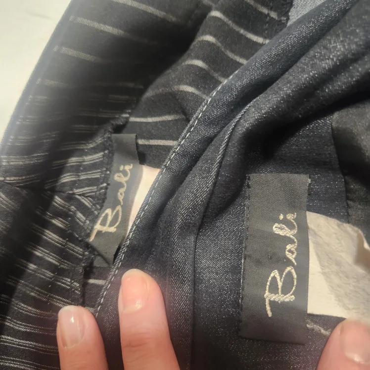 Bali Women's Black Zip Up Blazer and Pants Suit image indicator(4)