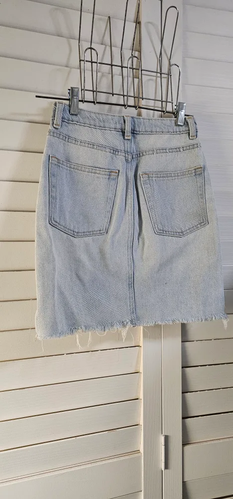 Light Wash Denim Skirt  #ThriftyPicks image indicator(4)