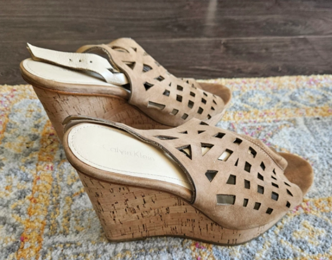 Calvin Klein Tan Wedge Sandals - photo 2