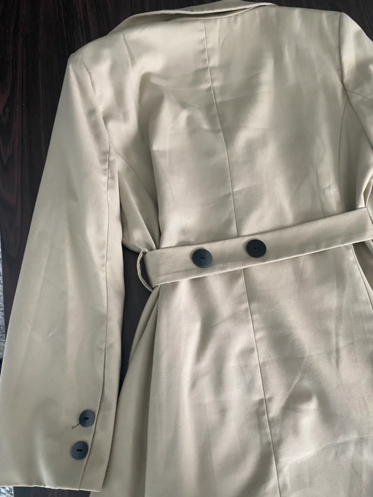 Vintage Khaki Trenchcoat image indicator(3)