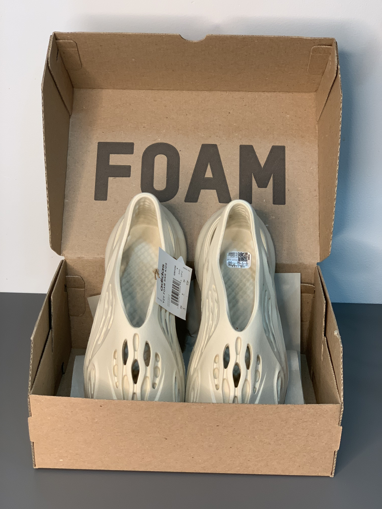Yeezy Foam Runner 'Sand' Kids  Size 3 US