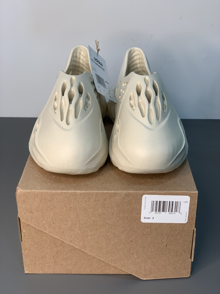 Yeezy Foam Runner 'Sand' Kids  Size 3 US - photo 2