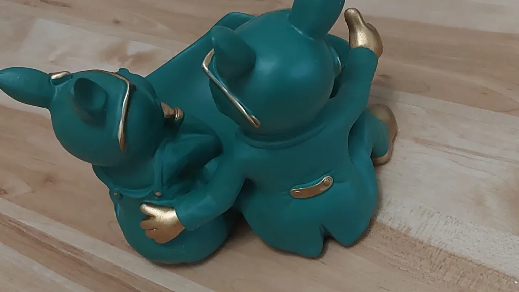 BNIB Cute Bulldog Couple Heart-Shaped Dish- green & black image indicator(3)